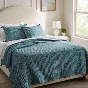 Reversible Matelasse Swirl Quilt - Threshold Teal Blue Full/Queen Texture NEW